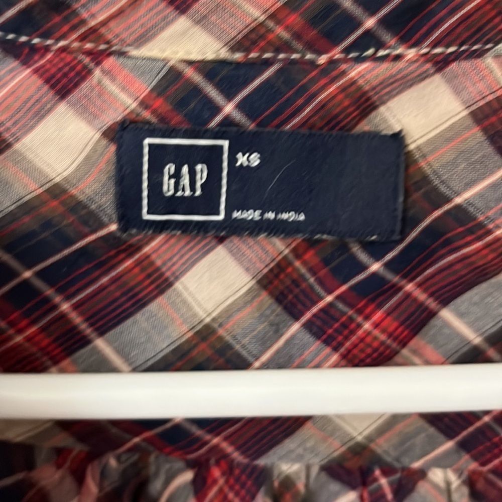 🍋🌟GAP top🍋🌟 - Picture 2 of 3